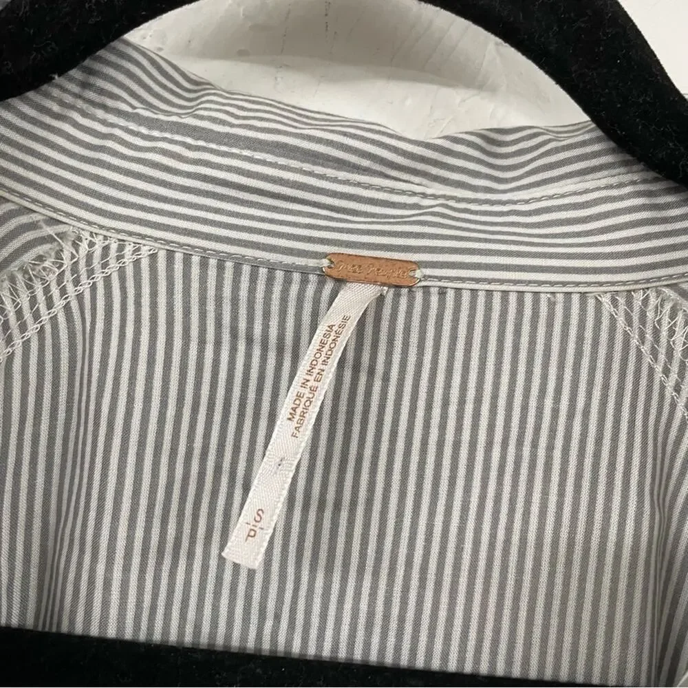 Free People Grey & White Striped Ruffled Tiered Long Sleeve Blouse Womens S Top - Picture 4 of 10